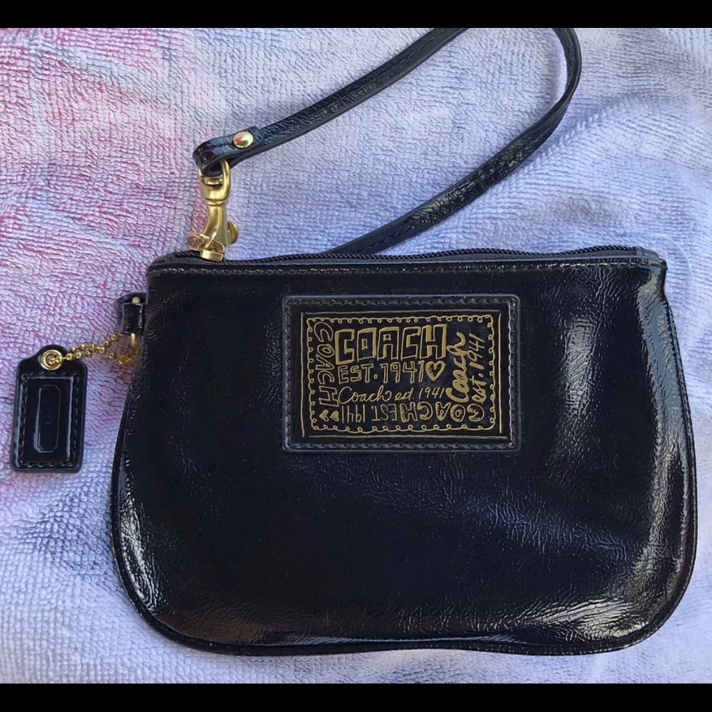 Coach poppy wristlet patent leather w satin NWOT